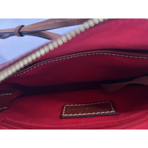 Authentic Dooney & Bourke Wine Color Pebbled Leather Crossbody Shoulder Bag - Picture 4 of 7